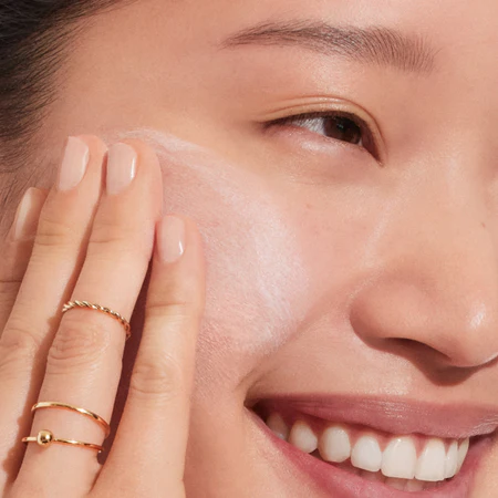 1Why You Should Wear Sunscreen During Winter Sports